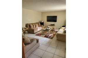 7805 Tam Oshanter Blvd 7805, North Lauderdale, Florida 33068