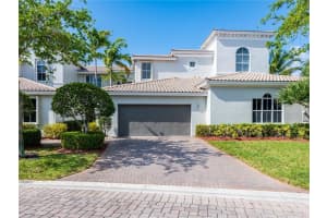 896 Spinnaker Dr, Hollywood, FL 33019, Sold 05/19/22