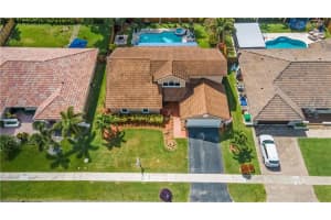 1611 W Oak Knoll Cir, Davie, FL 33324, Sold 06/09/22