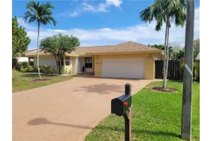 11242 NW 44th St, Coral Springs, FL 33065, Sold 05/23/22