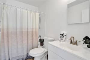 4128 NW 88th Ave APT 201, Coral Springs, FL 33065, Sold 12/05/22