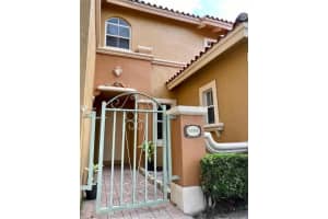8421 NW 140th St APT 3505, Miami Lakes, FL 33016, Sold 07/09/23