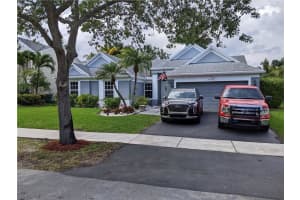 10185 Grove Ln, Cooper City, FL 33328, Sold 06/30/22