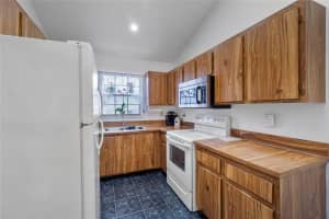 9910 NW 44th Ct, Sunrise, FL 33351, Sold 06/10/22
