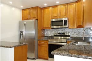 3300 NW 46th St APT 105, Fort Lauderdale, FL 33309, Sold 06/24/22