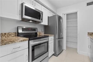 2425 NW 33rd St APT 1314, Oakland Park, FL 33309, Sold 05/13/22