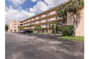 4281 NW 41st St APT 318, Lauderdale Lakes, FL 33319, Sold 05/16/22