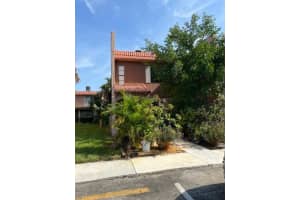 4 Madrid Ln, Davie, FL 33324, Sold 05/20/22