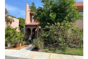 4 Madrid Ln, Davie, FL 33324, Sold 05/20/22