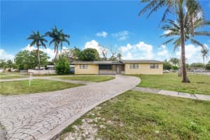 1237 NW 17th St, Fort Lauderdale, FL 33311, Sold 07/29/22