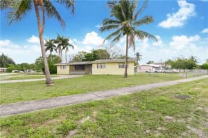 1237 NW 17th St, Fort Lauderdale, FL 33311, Sold 07/29/22