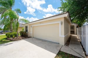 9970 Red Heart Ln, Tamarac, FL 33321, Sold 05/12/22
