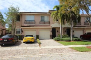 279 Las Brisas Cir, Weston, FL 33326, Sold 05/17/22