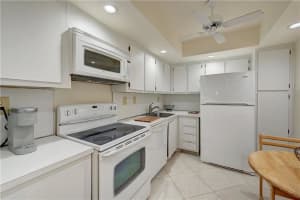 3701 N Country Club Dr APT 501, Aventura, FL 33180, Sold 05/24/22