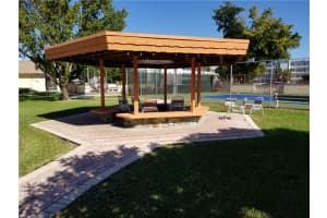 4270 NW 40th St APT 310, Lauderdale Lakes, FL 33319, Sold 11/17/22