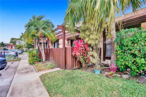 8375 NW 37th St, Sunrise, FL 33351, Sold 06/17/22