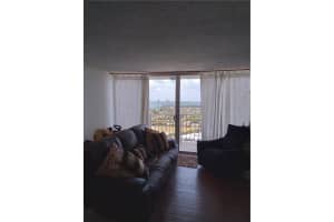 7601 E Treasure Dr APT 2103, North Bay Village, FL 33141, Sold 06/08/22