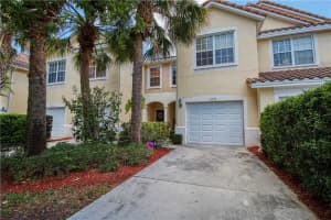 1075 Pinewood Lake Ct #1075, Greenacres, FL 33415, Sold 05/27/22