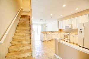 1075 Pinewood Lake Ct #1075, Greenacres, FL 33415, Sold 05/27/22