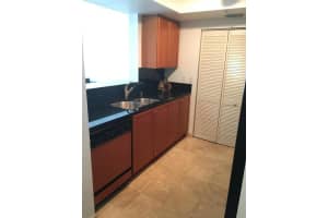 99 SE Mizner Blvd APT 623, Boca Raton, FL 33432, Sold 08/10/22