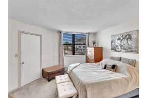 213 Lake Pointe Dr APT 211, Oakland Park, FL 33309, Sold 05/24/22