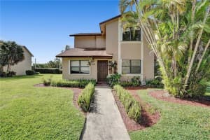 232 Lakeside Cir #232, Sunrise, FL 33326, Sold 07/01/22