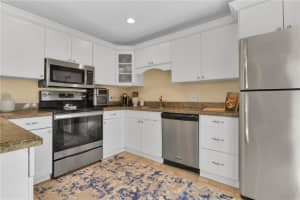 1010 NE 8th Ave APT 34F, Delray Beach, FL 33483, Sold 08/26/22