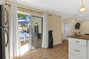 1010 NE 8th Ave APT 34F, Delray Beach, FL 33483, Sold 08/26/22