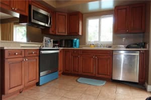 8110 NW 73rd Ave, Tamarac, FL 33321, Sold 08/05/22