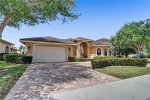 8235 SW 51st St, Cooper City, FL 33328, Sold 06/10/22