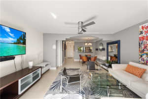 3072 S Oakland Forest Dr APT 403, Oakland Park, FL 33309, Sold 06/24/22