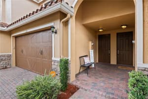 124 Riverwalk Cir W, Plantation, FL 33325, Sold 06/03/22