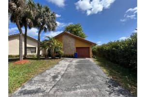 10421 NW 36th St, Coral Springs, FL 33065, Sold 05/17/22