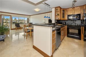 401 Golden Isles Dr APT 307, Hallandale Beach, FL 33009, Sold 06/03/22