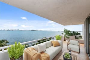 1402 Brickell Bay Dr APT 602, Miami, FL 33131, Sold 07/01/22