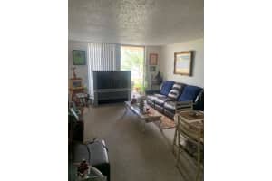 470  Executive Center Dr   2-A, West Palm Beach, FL 33401 Sold 10/26/22