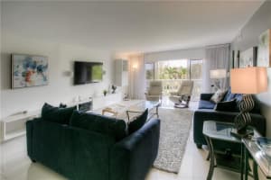 800 NE 195th St APT 204, Miami, FL 33179, Sold 06/15/22