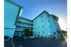 4141 NW 44th Ave APT 319, Lauderdale Lakes, FL 33319, Sold 07/26/22