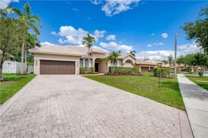 6732 Mariposa Cir E, Fort Lauderdale, FL 33331, Sold 06/23/22