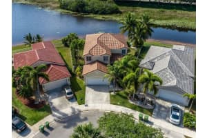 576 Willow Bend Rd, Weston, FL 33327, Sold 06/13/22