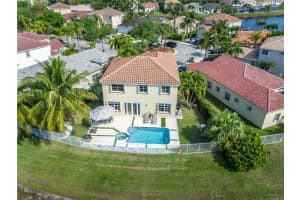576 Willow Bend Rd, Weston, FL 33327, Sold 06/13/22