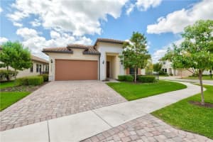 11790  Waters Edge Ct, Parkland, FL 33076 Sold 08/25/22