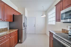 10374 NW 7th St, Coral Springs, FL 33071, Sold 06/24/22