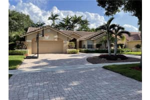 10700 NW 5th St, Plantation, FL 33324, Sold 06/14/22