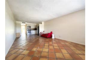 4011 Meridian Ave APT 28, Miami Beach, FL 33140, Sold 07/07/22