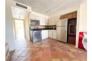 4011 Meridian Ave APT 28, Miami Beach, FL 33140, Sold 07/07/22