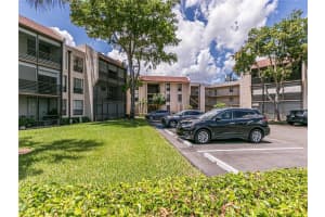 6451 N University Dr APT 124, Tamarac, FL 33321, Sold 07/27/22
