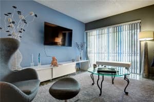 3083 N Oakland Forest Dr APT 104, Oakland Park, FL 33309, Sold 08/16/22