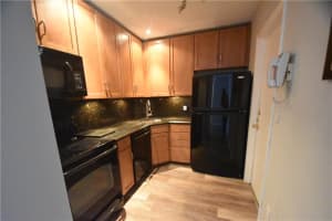 659 W Oakland Park Blvd, Wilton Manors, FL 33311, Sold 10/28/22