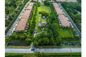 951 SW 121st Ave, Davie, FL 33325 Sold 05/02/23